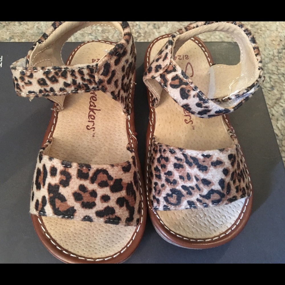 NWT Squeakers Alexis Leopard Sandal Size 8/ EU 24